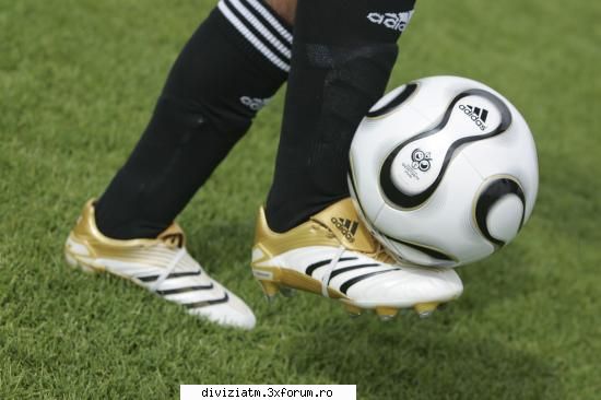 user: ando
  yahoo: b92ando
   echipa club: bayern munchen
   echipa inter: franta
   orasul:
